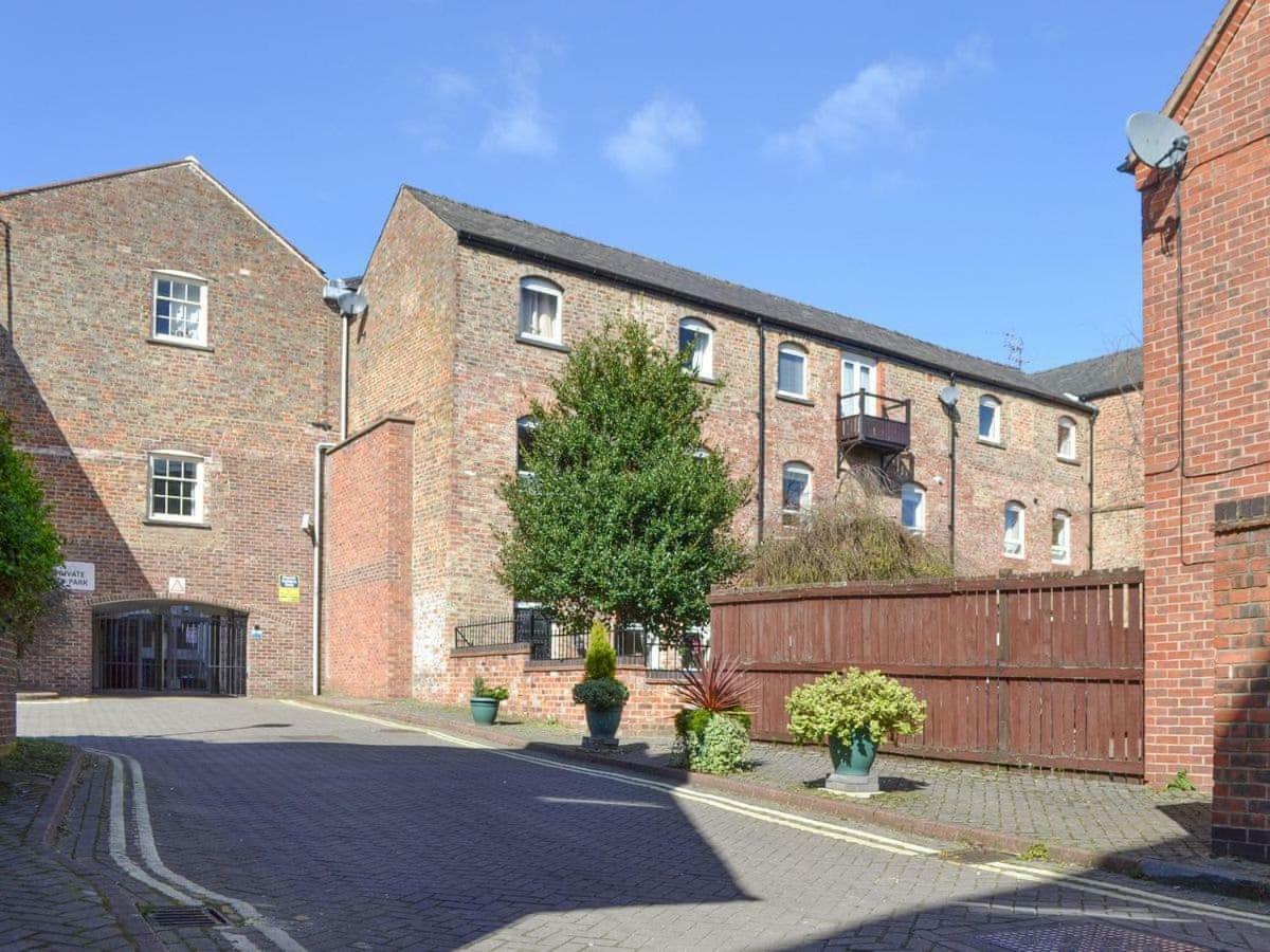 Granary Court Villa York Exterior photo